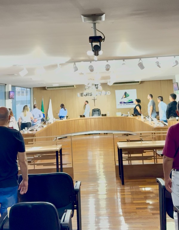 Câmara aprova mudanças importantes na legislação urbana e Moção de homenagem a cidadã lagopratense na 41ª Sessão Ordinária.