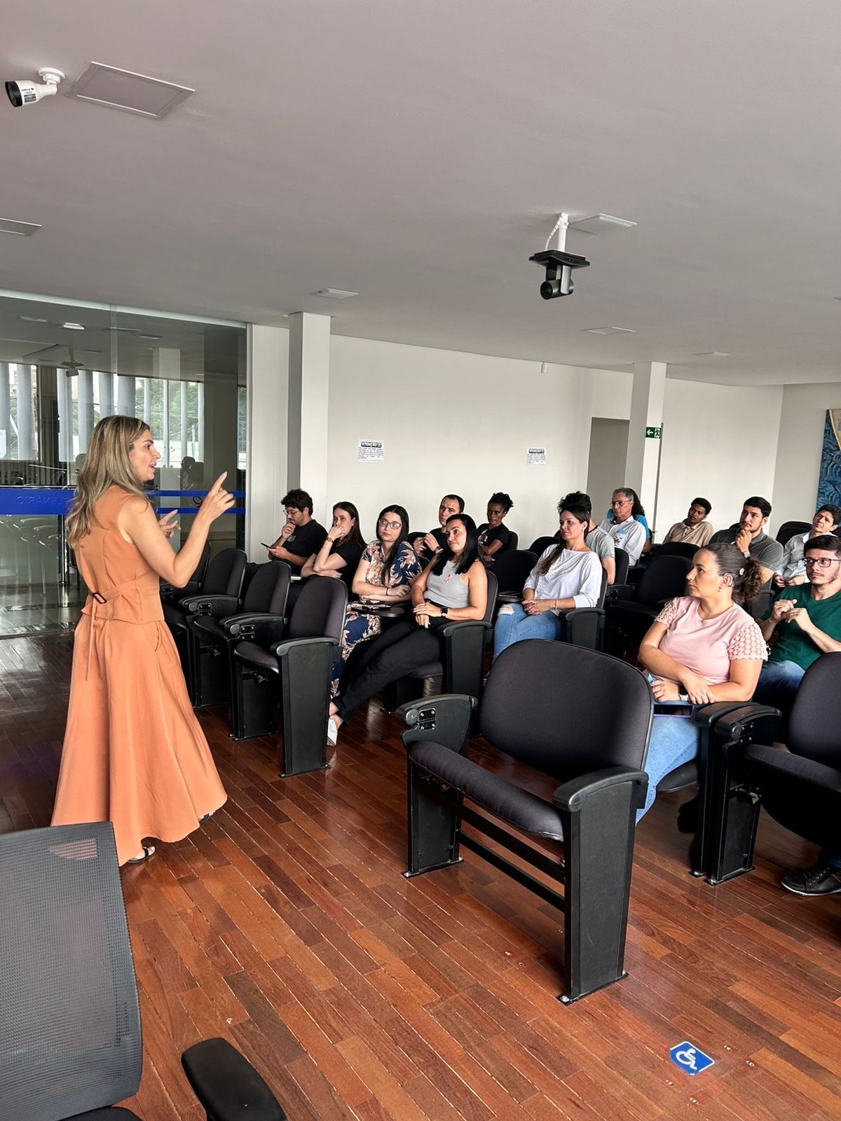 Palestra destaca valorização do servidor público, bem-estar e produtividade.